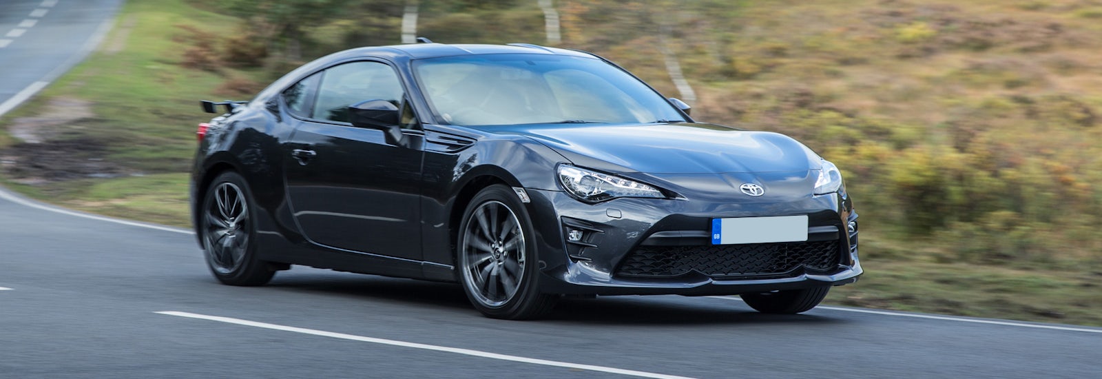 2018 toyota gt86 grey driving front