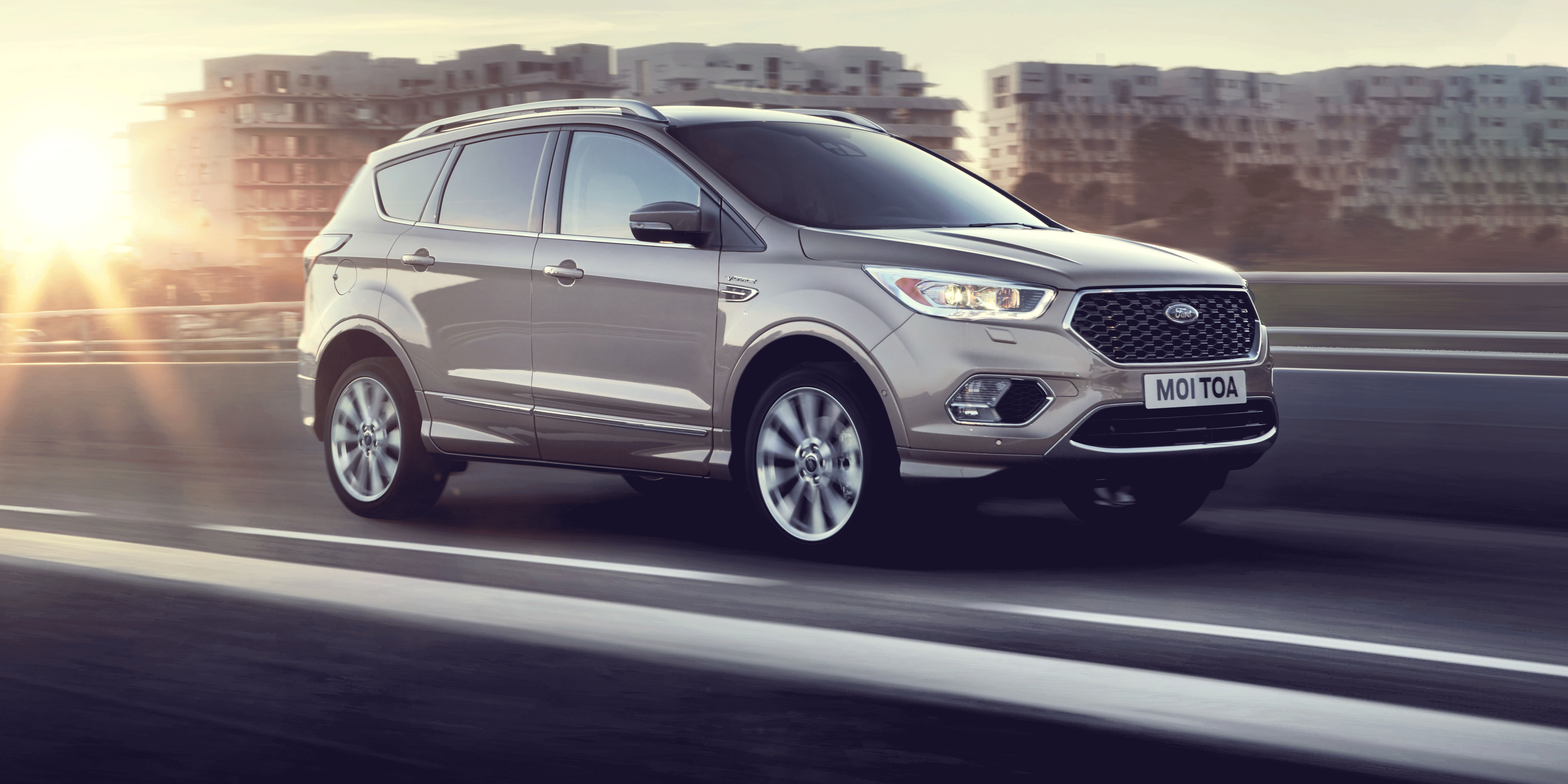 New Ford Kuga Vignale Review | carwow