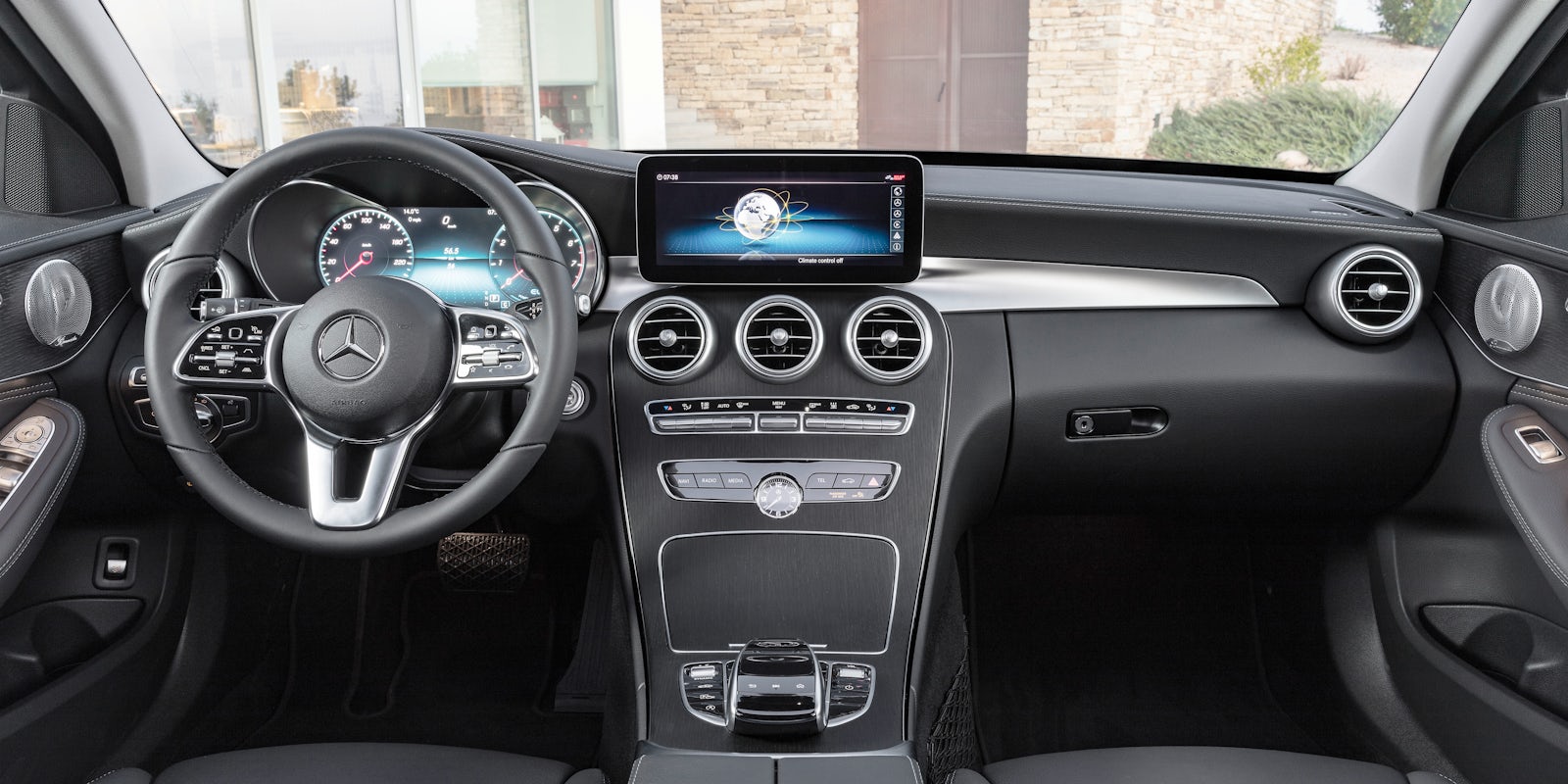 Mercedes C Class Saloon Interior Amp Infotainment Carwow
