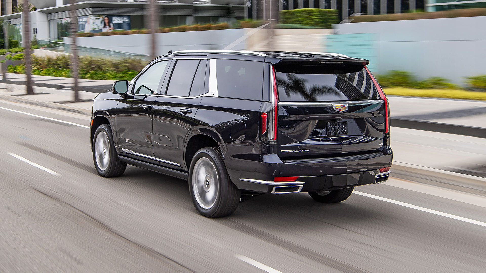 Cadillac Escalade review — American luxury SUV driven Carwow