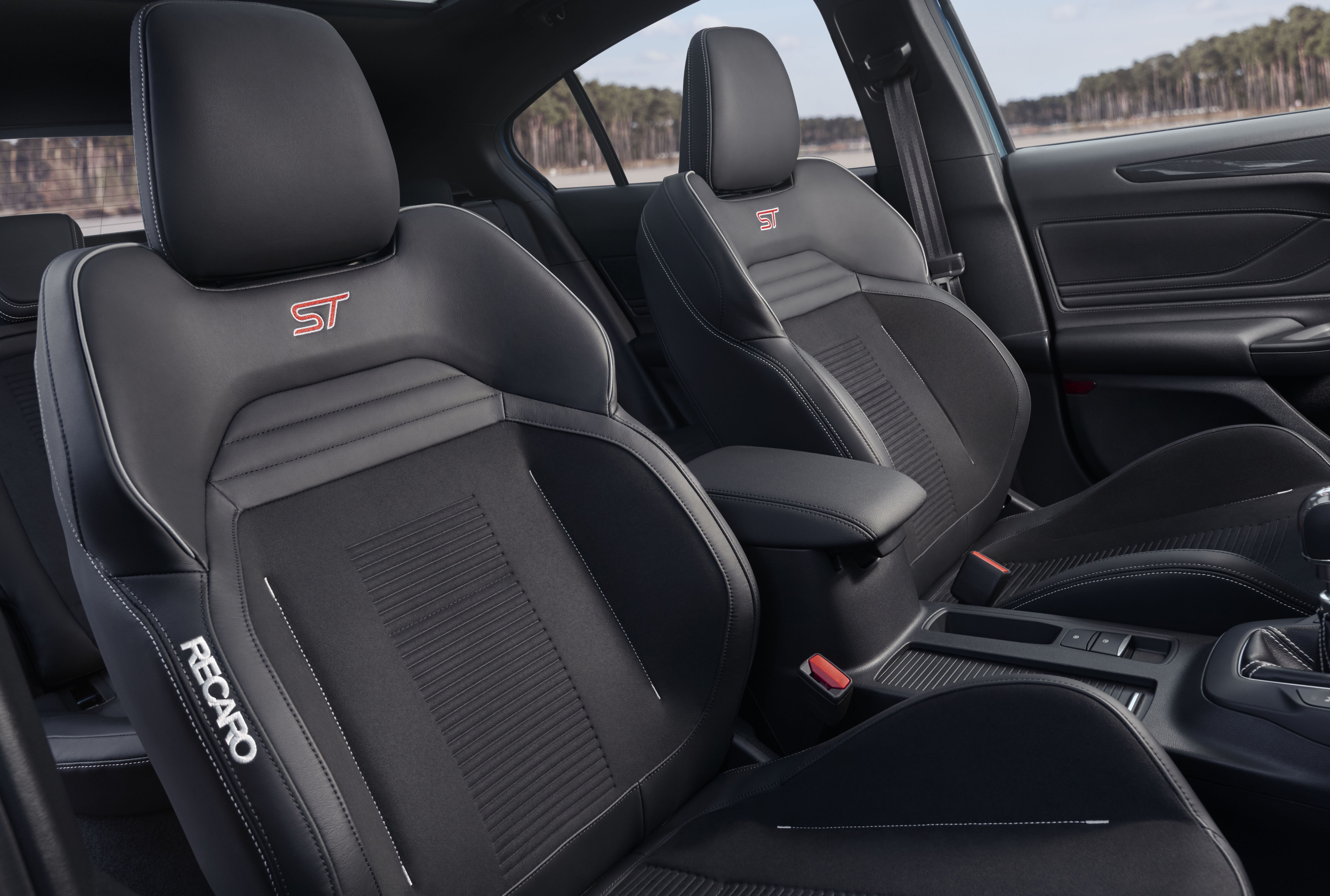 FordFocusST_2019_8.jpg?auto=format&cs=tinysrgb&fit=clip&ixlib=rb-1.1.0&q=60&w=750