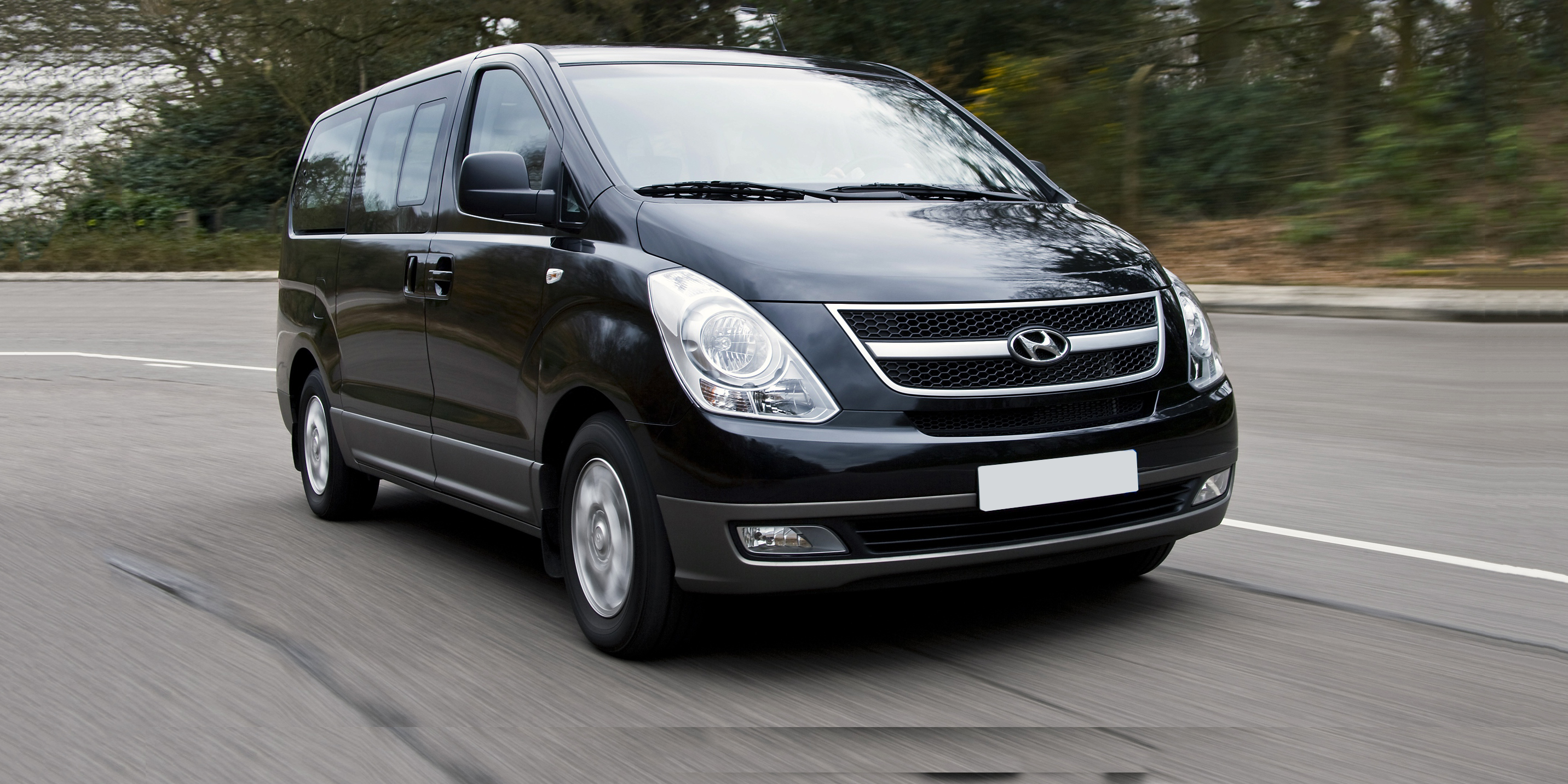 Hyundai i800 Review | carwow
