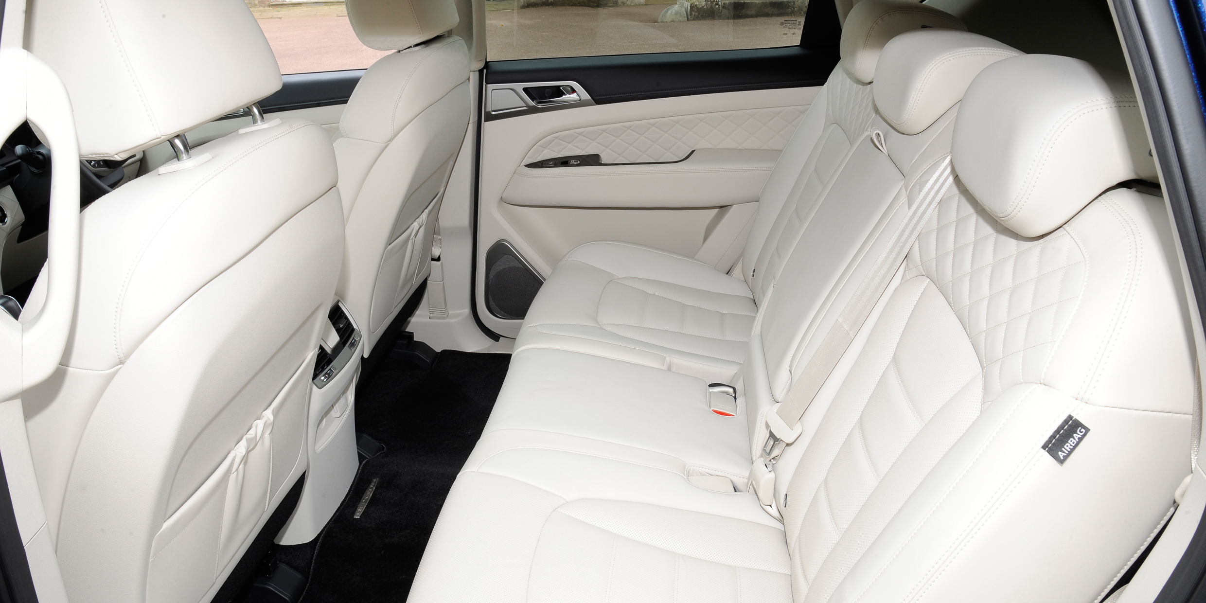 SsangYong Rexton Review carwow