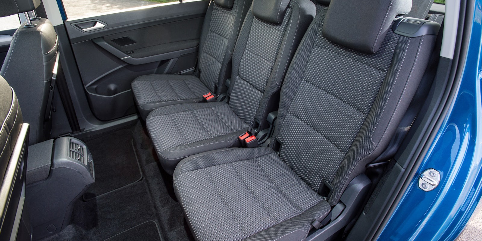Volkswagen Touran Boot Space & Dimensions | carwow Volkswagen Touran Boot Space & Dimensions | carwow