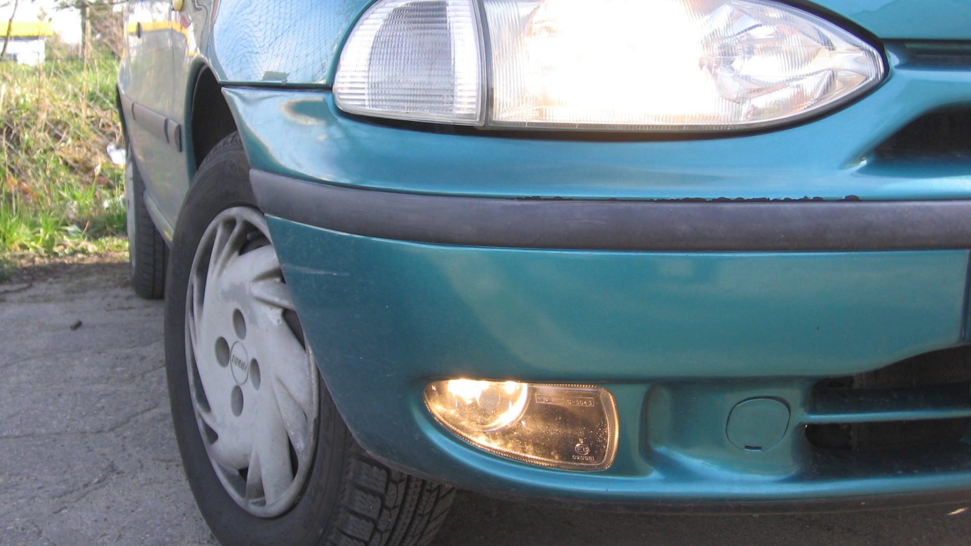 Driving in fog 10 tips to stay safe carwow