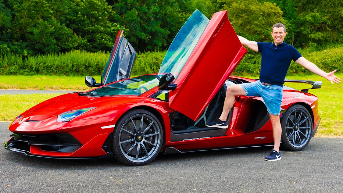 Lamborghini Aventador Review 2023 | Drive, Specs & Pricing | carwow