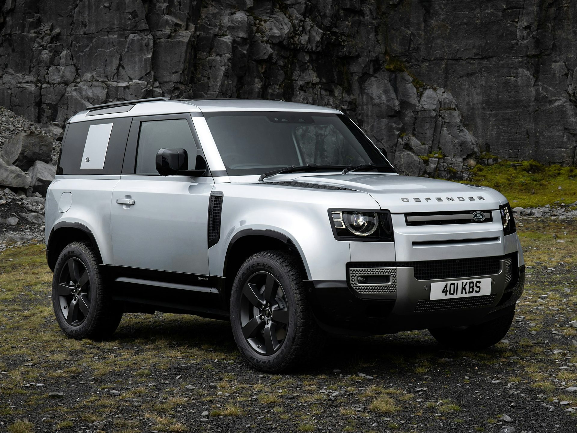 2021 Land Rover Defender Plug-In Hybrid and 6-cylinder diesel models ...