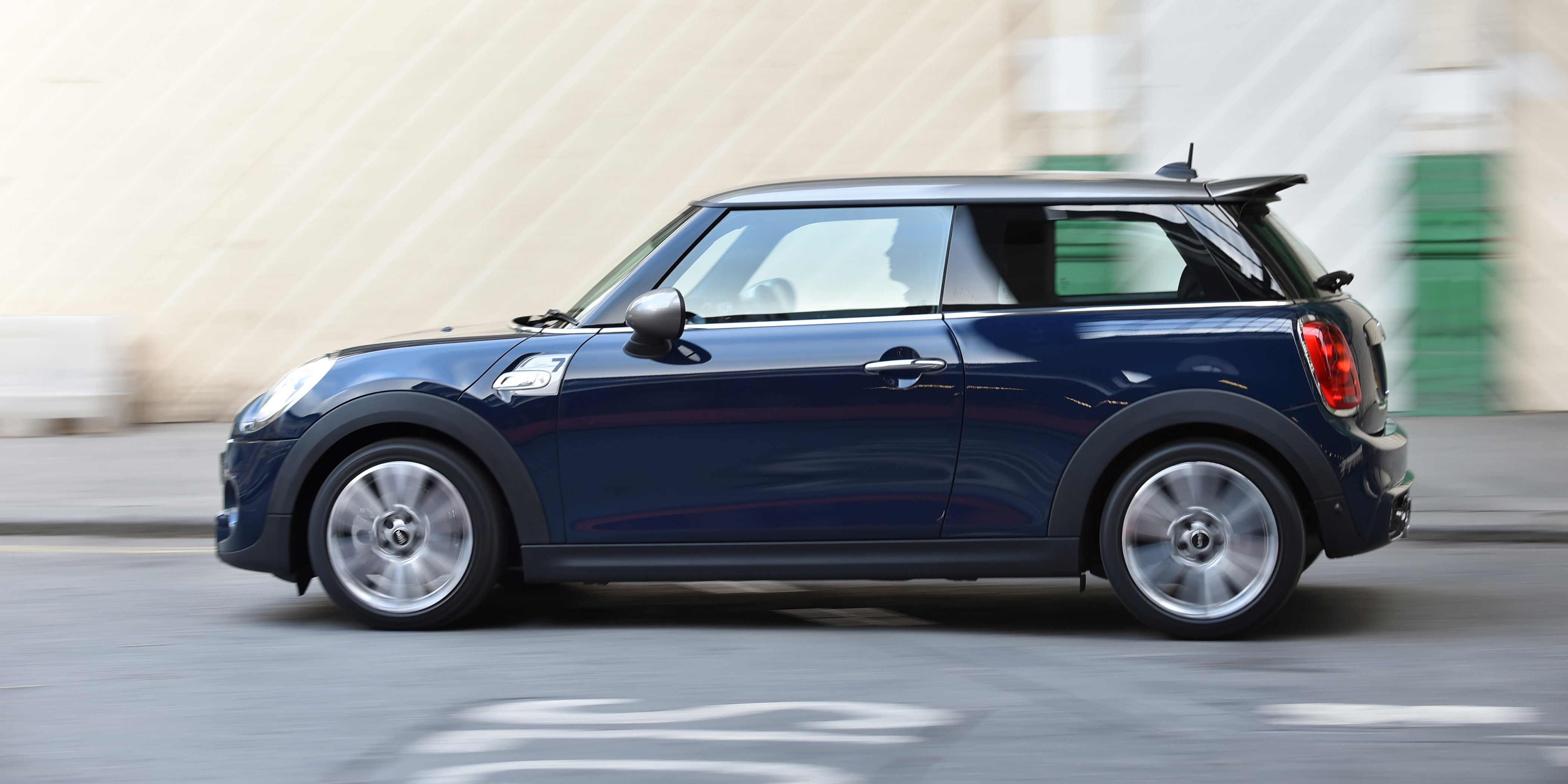 MINI 3Door Hatch (20142017) Review carwow