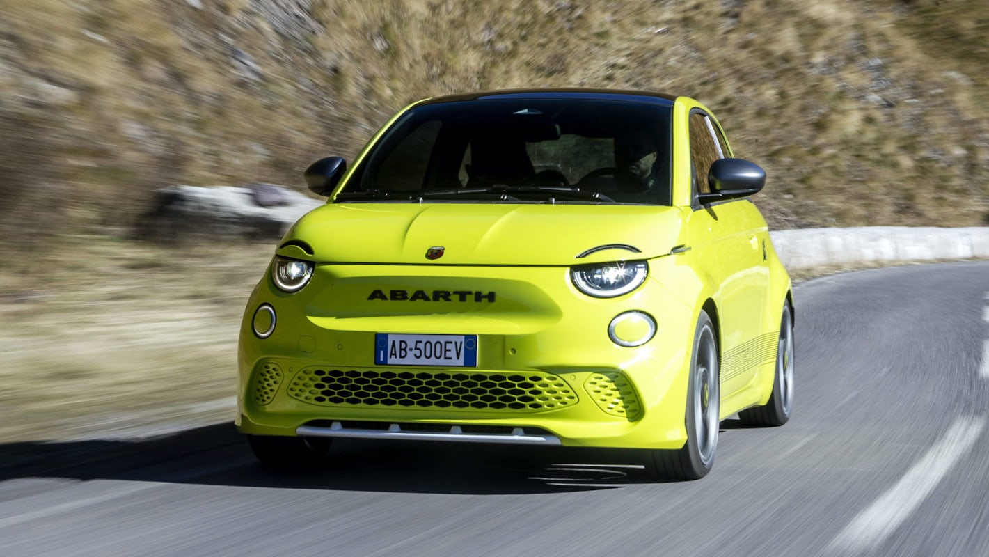 Bezit aantrekkelijk Proberen New electric Abarth 500e available to order in the UK: price, specs and  release date | carwow