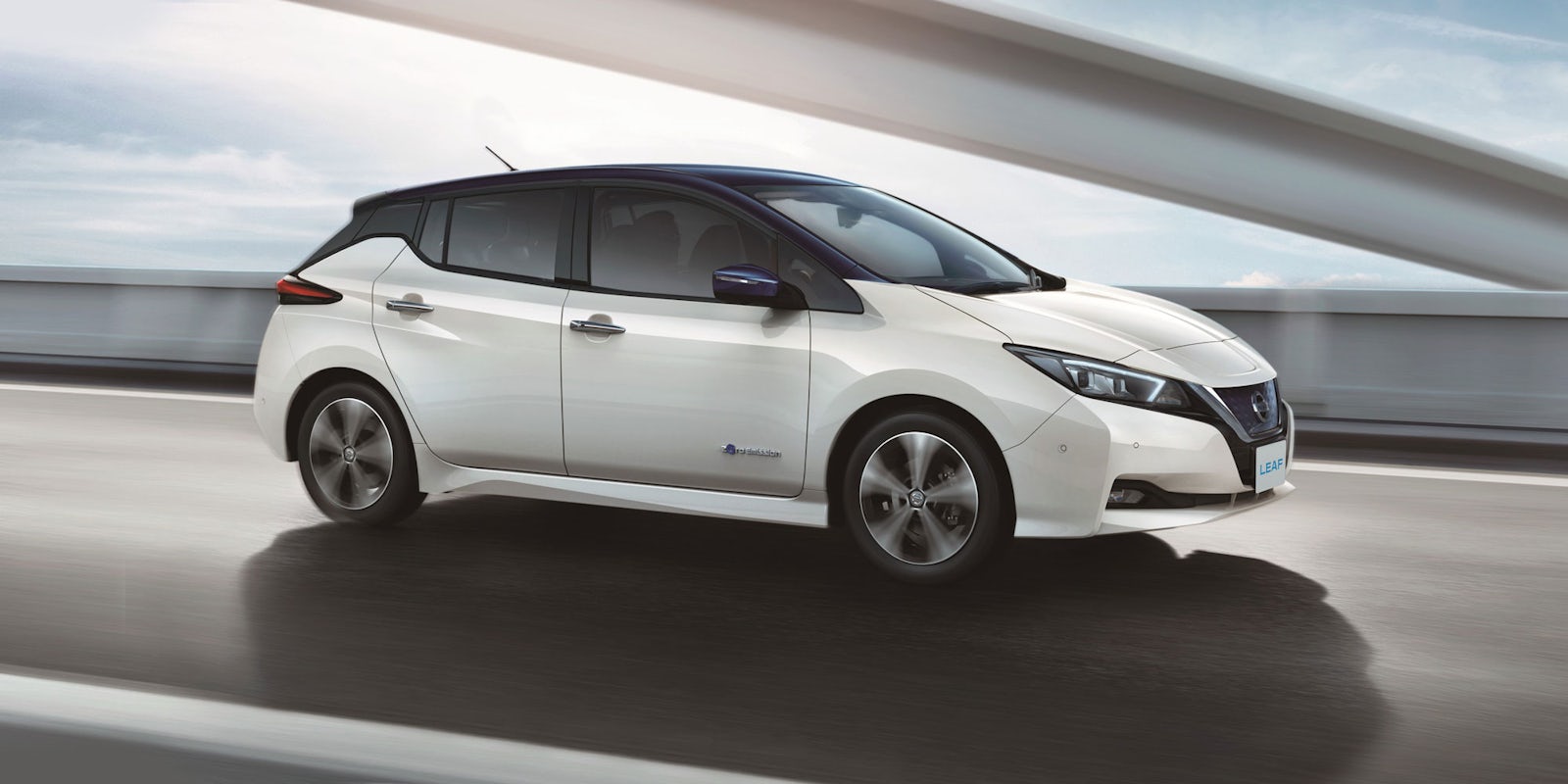 Nissan Leaf Review Carwow nissan-leaf-review-carwow