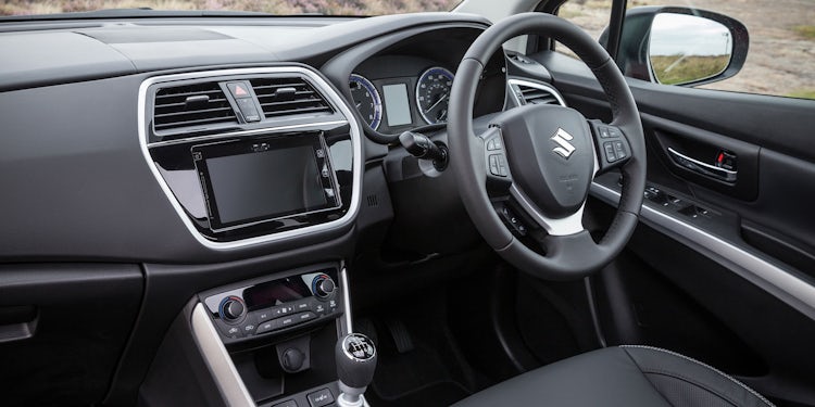 Suzuki SX4 S-Cross Review 2022 | Drive, & | carwow