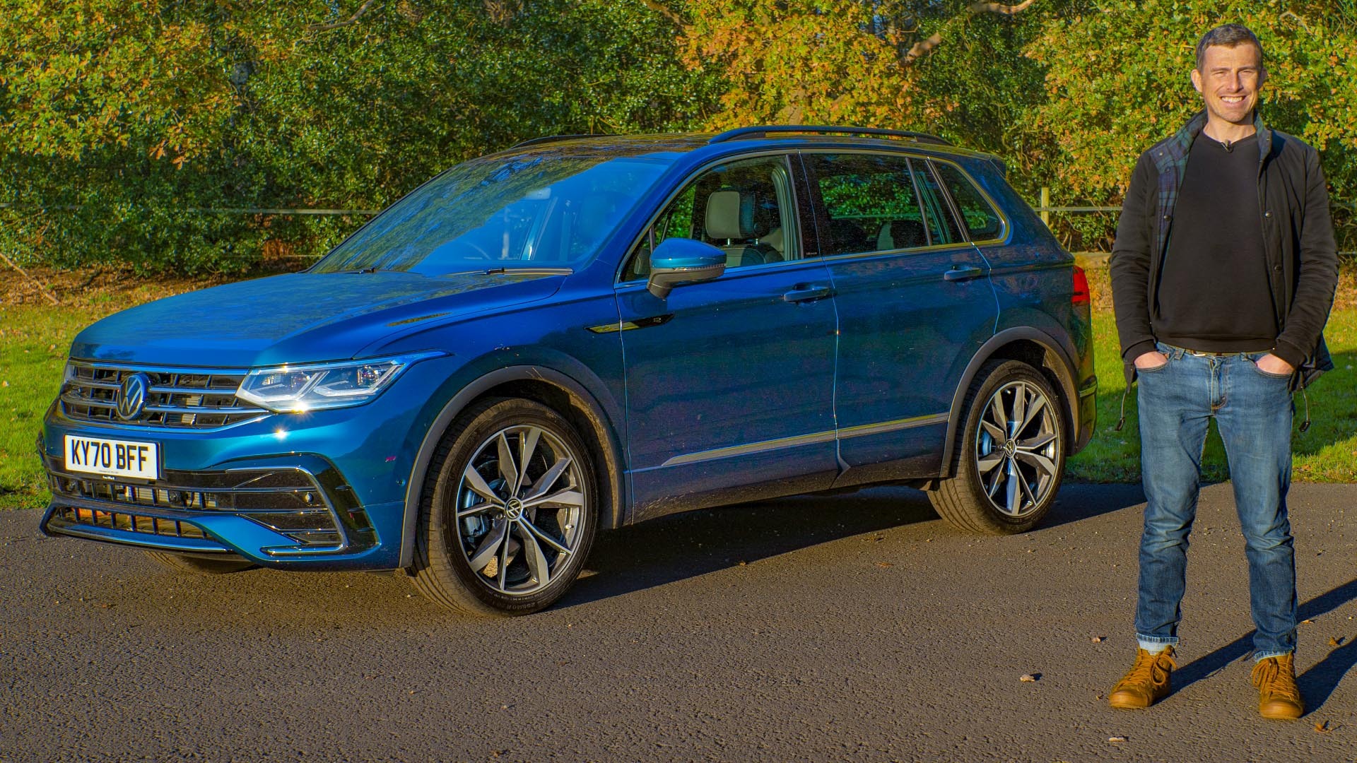 Volkswagen Tiguan Review 2022 | Carwow