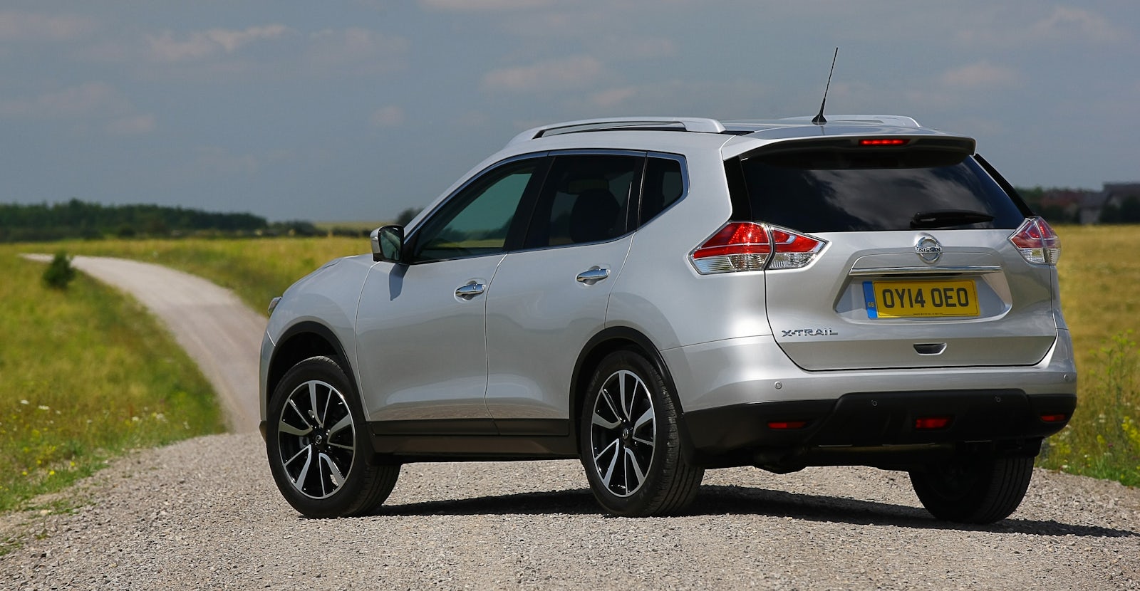 Nissan XTrail sizes and dimensions guide carwow